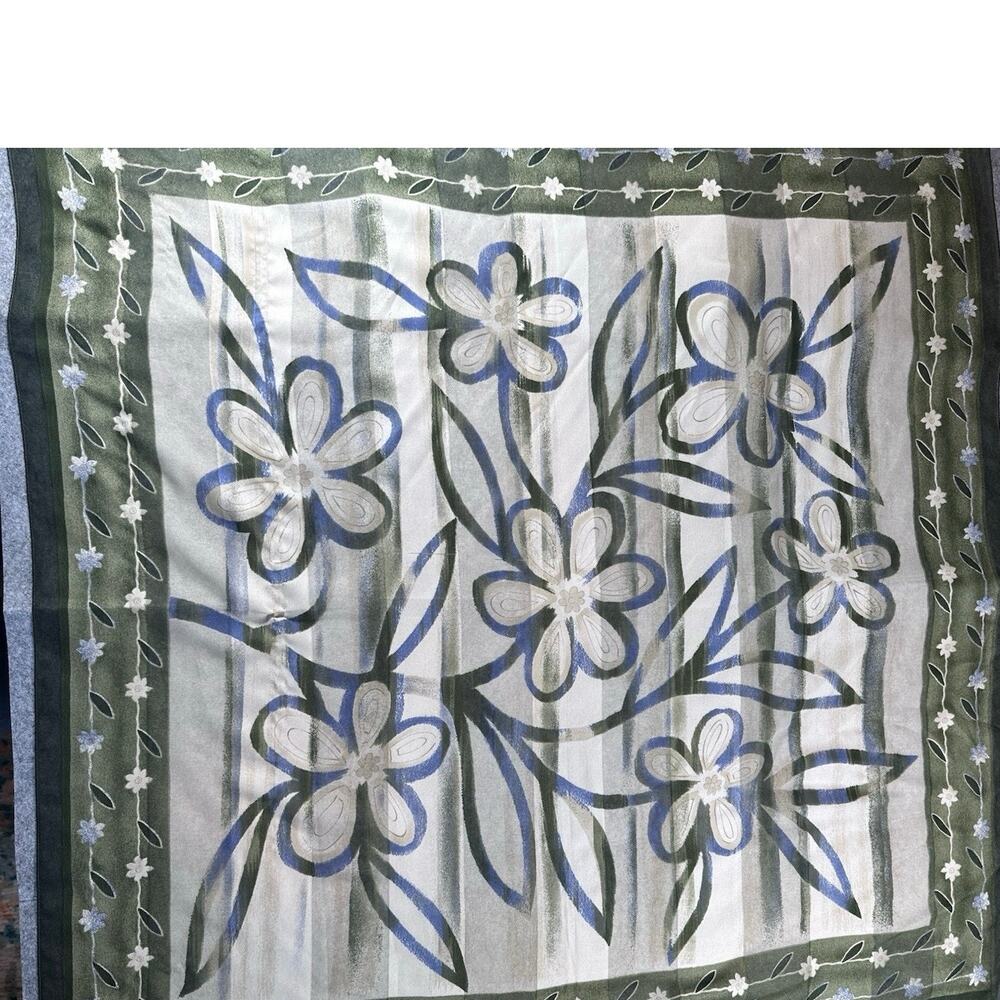 Green and White Floral Scarf Shawl Wrap 34 x 34
